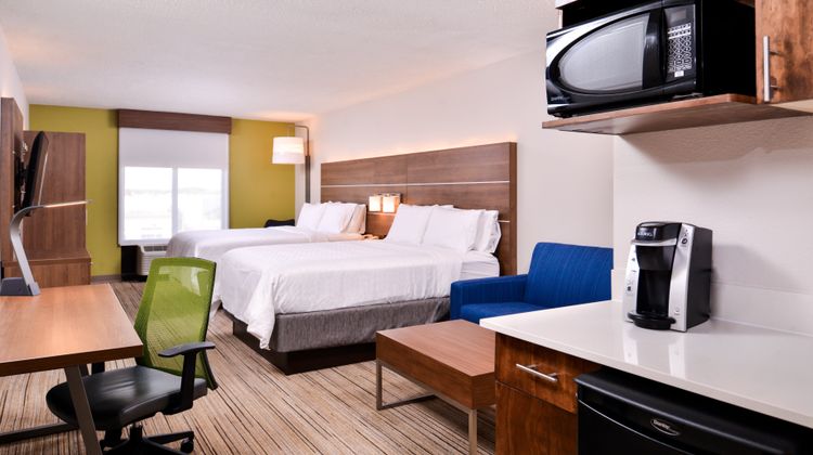 Holiday Inn Express Anderson Rd/Veterans Suite