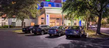 Holiday Inn Express Anderson Rd/Veterans Exterior