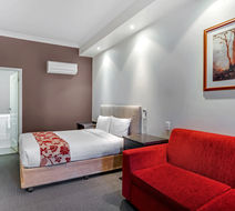 Prince of Wales Motor Inn Room