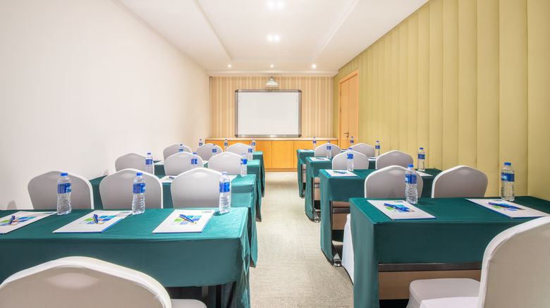 <b>Holiday Inn Express Changzhou Center Meeting</b>. Images powered by <a href="https://www.leonardoworldwide.com/" title="Leonardo Worldwide" target="_blank">Leonardo</a>.