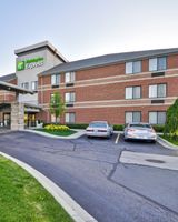 Holiday Inn Express Romulus / Detroit Airport, an 