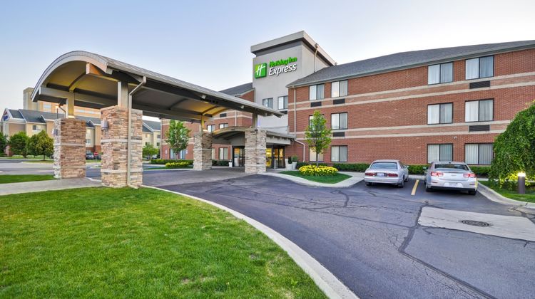 Holiday Inn Express Romulus / Detroit Airport, an Exterior