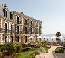 Hotel Barriere Le Grand Hotel Dinard Exterior