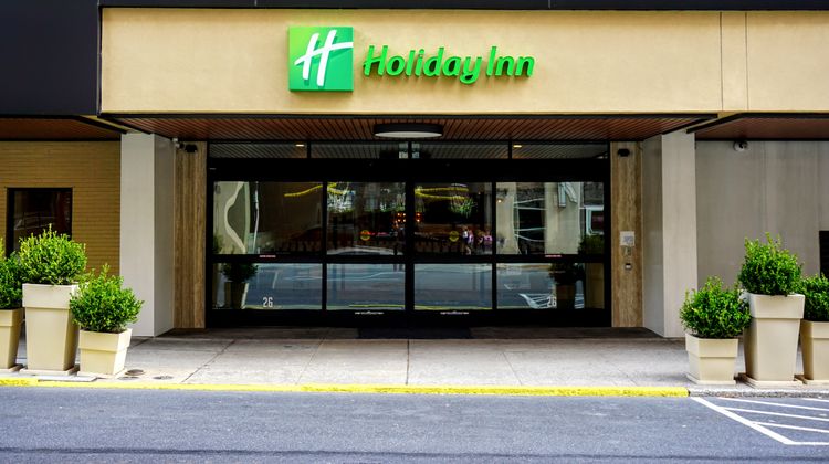 Holiday Inn Lancaster Exterior