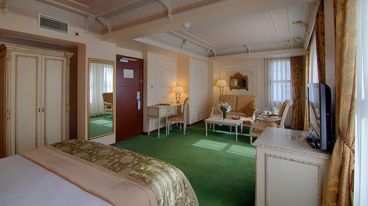 Anemon Galata Suite