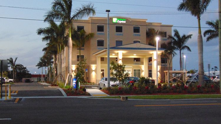 Holiday Inn Express/Stes Boynton Beach W Exterior