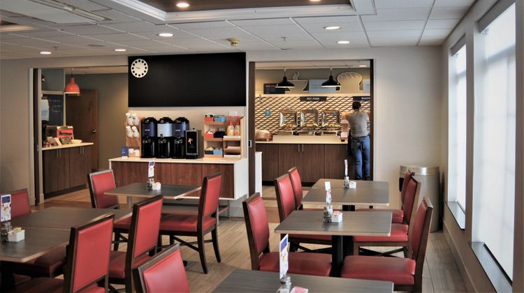 Holiday Inn Express Hotel & Suites Restaurant