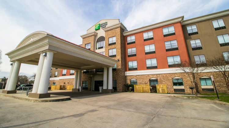 Holiday Inn Express Hotel & Suites Exterior