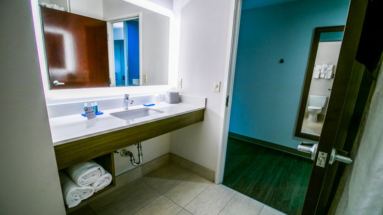 <b>Holiday Inn Express Hotel & Suites Room</b>. Images powered by <a href="https://www.leonardoworldwide.com/" title="Leonardo Worldwide" target="_blank">Leonardo</a>.