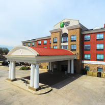 Holiday Inn Express Hotel & Suites