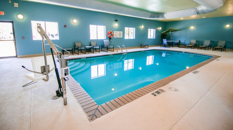 Holiday Inn Express Hotel & Suites Pool