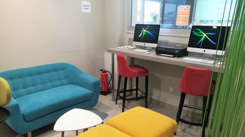 <b>Holiday Inn Express Amiens Lobby</b>. Images powered by <a href="https://www.leonardoworldwide.com/" title="Leonardo Worldwide" target="_blank">Leonardo</a>.