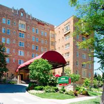 Courtyard Kansas City Country Club Plaza