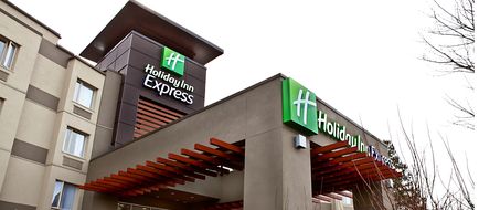 Holiday Inn Express & Suites Langley Exterior