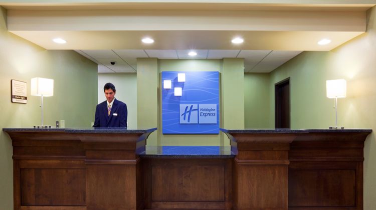 Holiday Inn Express Madison-Verona Lobby