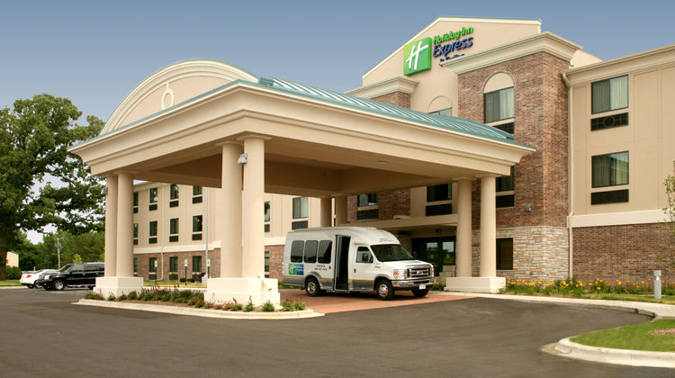 Holiday Inn Express Madison-Verona Exterior