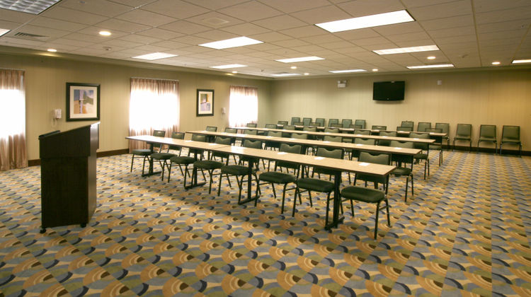 Holiday Inn Express Madison-Verona Meeting