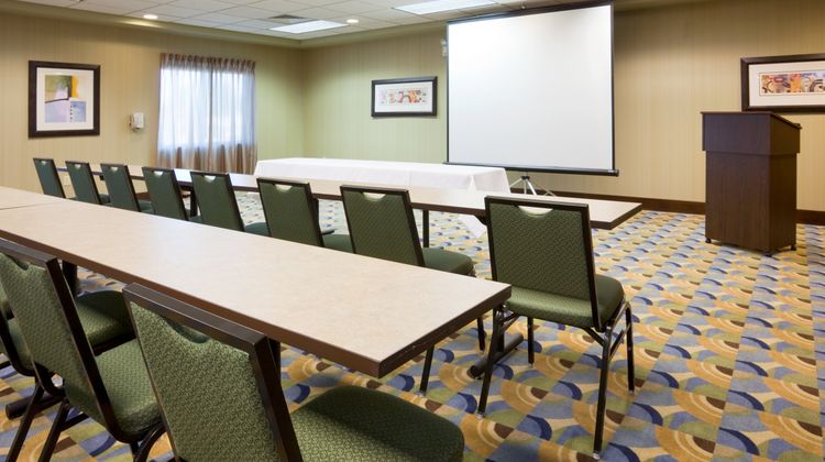 Holiday Inn Express Madison-Verona Meeting