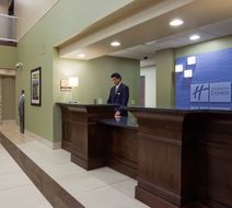 Holiday Inn Express Madison-Verona Lobby