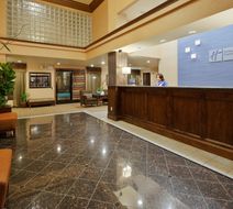 Holiday Inn Express Exterior