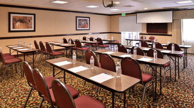 Holiday Inn Express Hotel & Suites Meeting