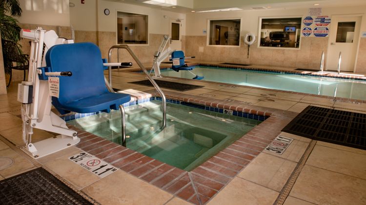 Holiday Inn Express Hotel & Suites Pool
