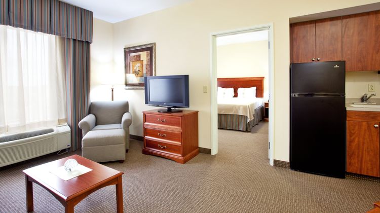 Holiday Inn Hotel & Suites Suite