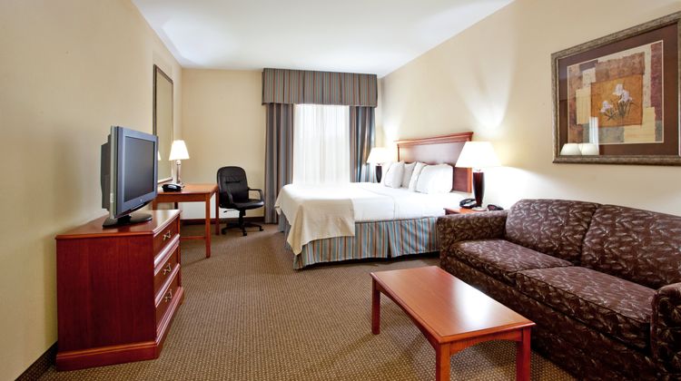 Holiday Inn Hotel & Suites Room
