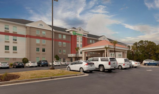 Holiday Inn Express Exterior