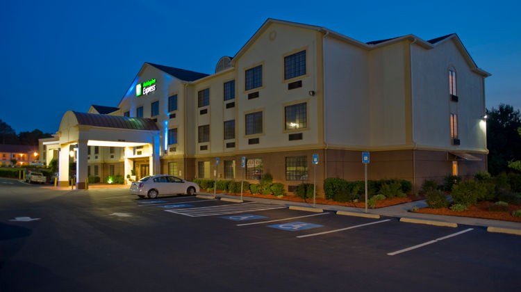 Holiday Inn Express & Stes Acworth Exterior