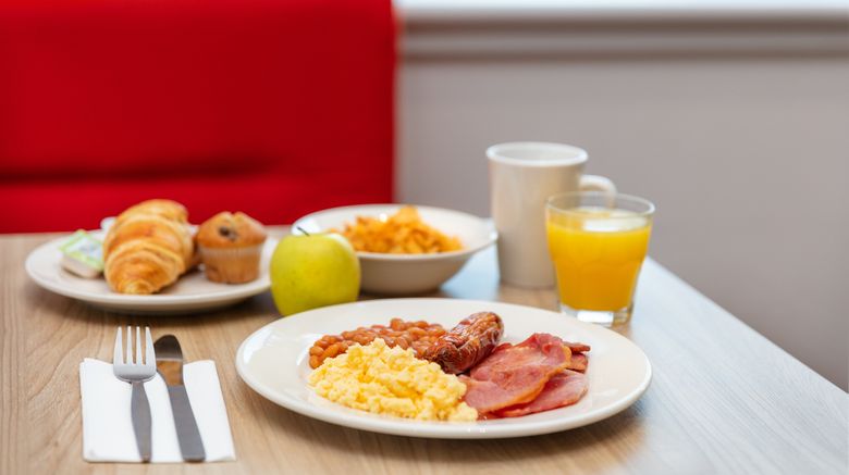 <b>Holiday Inn Express Strathclyde Park M74 Restaurant</b>. Images powered by <a href="https://www.leonardoworldwide.com/" title="Leonardo Worldwide" target="_blank">Leonardo</a>.