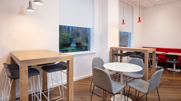Holiday Inn Express Strathclyde Park M74 Lobby