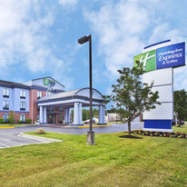 Holiday Inn Express Suites