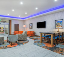 Holiday Inn Express & Stes Stillwater Lobby