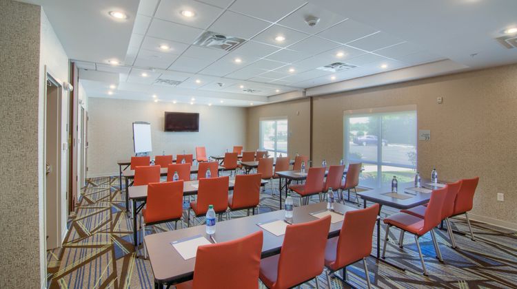 Holiday Inn Express/Suites Mobile-Univ Meeting
