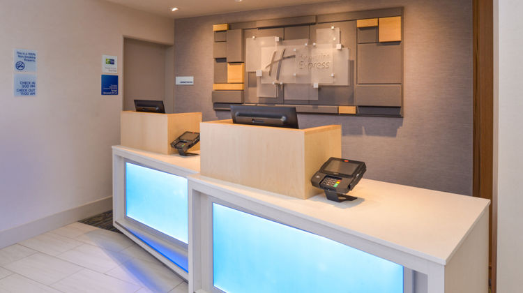 Holiday Inn Express Glenwood Springs Lobby
