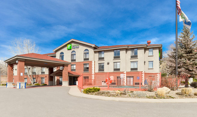 Holiday Inn Express Glenwood Springs Exterior