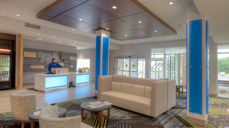 Holiday Inn Express & Suites Fort Mill Lobby