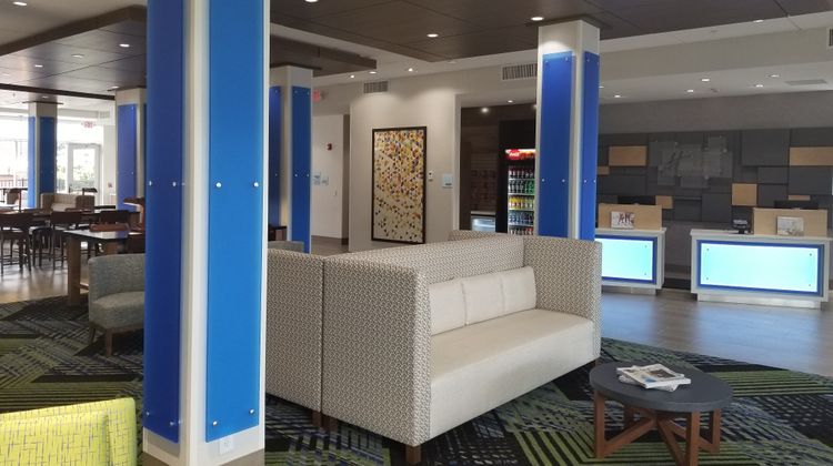 Holiday Inn Express & Suites Fort Mill Lobby