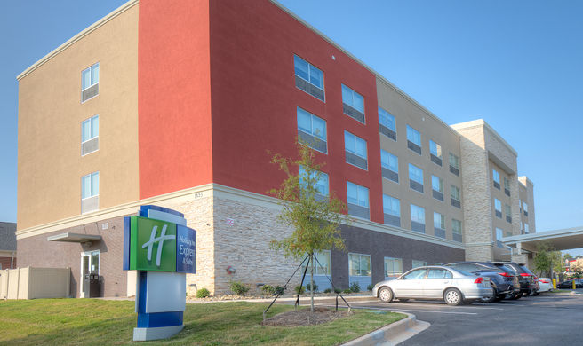 Holiday Inn Express & Suites Fort Mill Exterior