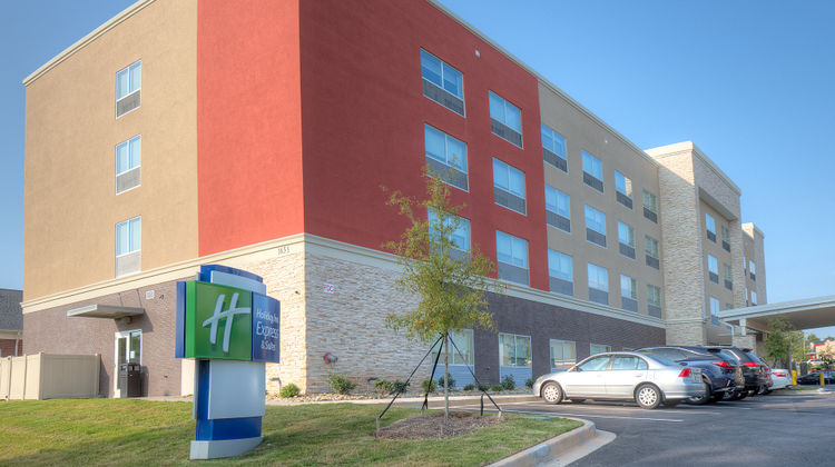 Holiday Inn Express & Suites Fort Mill Exterior