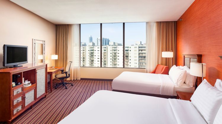 Holiday Inn Austin Town Lake Room
