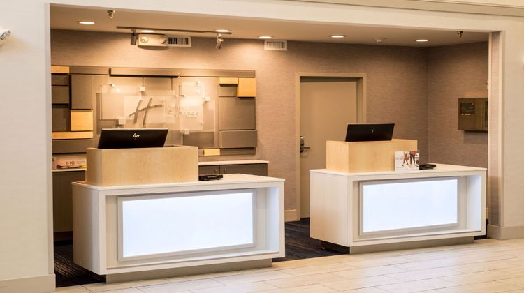Holiday Inn Express Columbus-Dublin Lobby