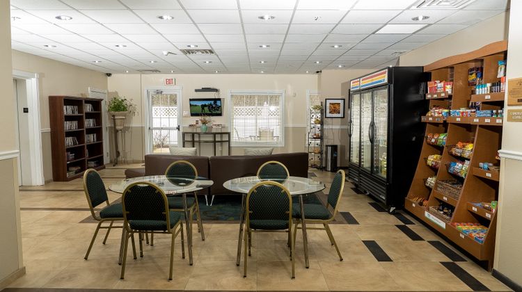 Candlewood Suites Stevensville Lobby