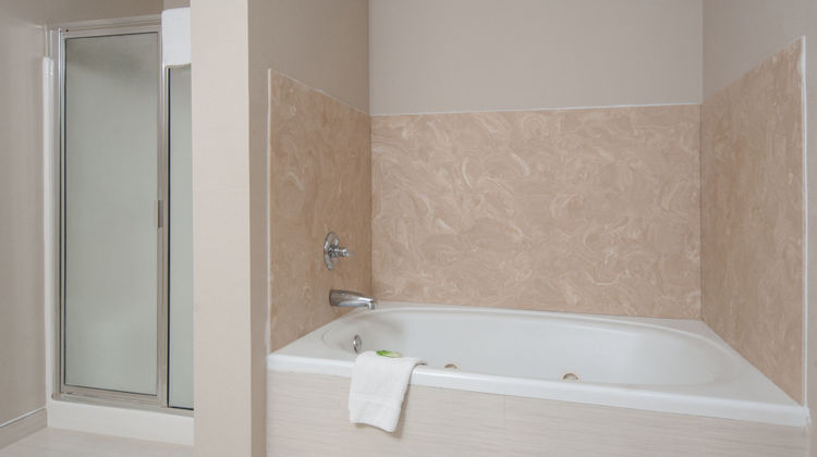 Holiday Inn Express Suite