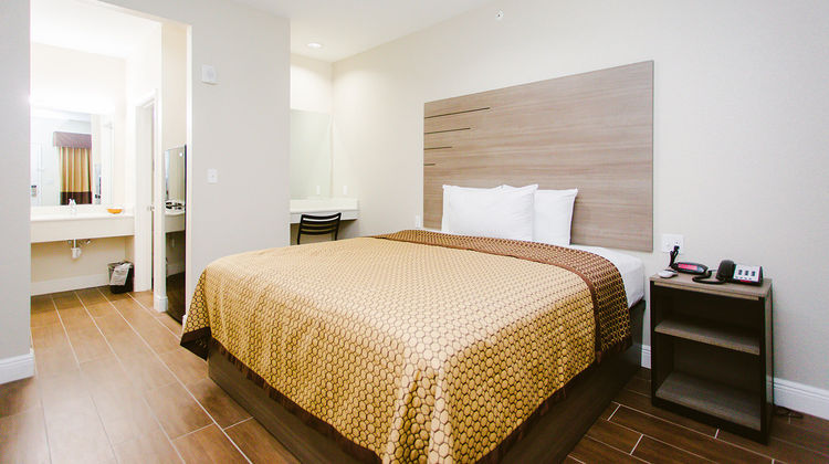 Scottish Inns & Suites Hwy 330 Room