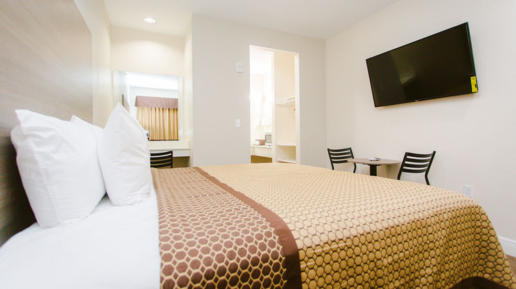Scottish Inns & Suites Hwy 330 Room