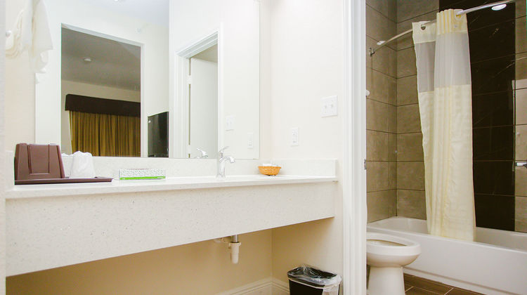 Scottish Inns & Suites Hwy 330 Room