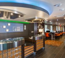 Holiday Inn Express Exterior
