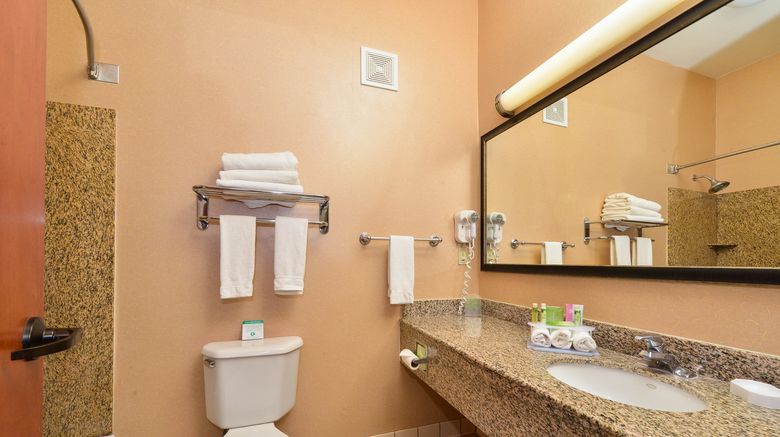 <b>Holiday Inn Express vancouver North Room</b>. Images powered by <a href="https://www.leonardoworldwide.com/" title="Leonardo Worldwide" target="_blank">Leonardo</a>.